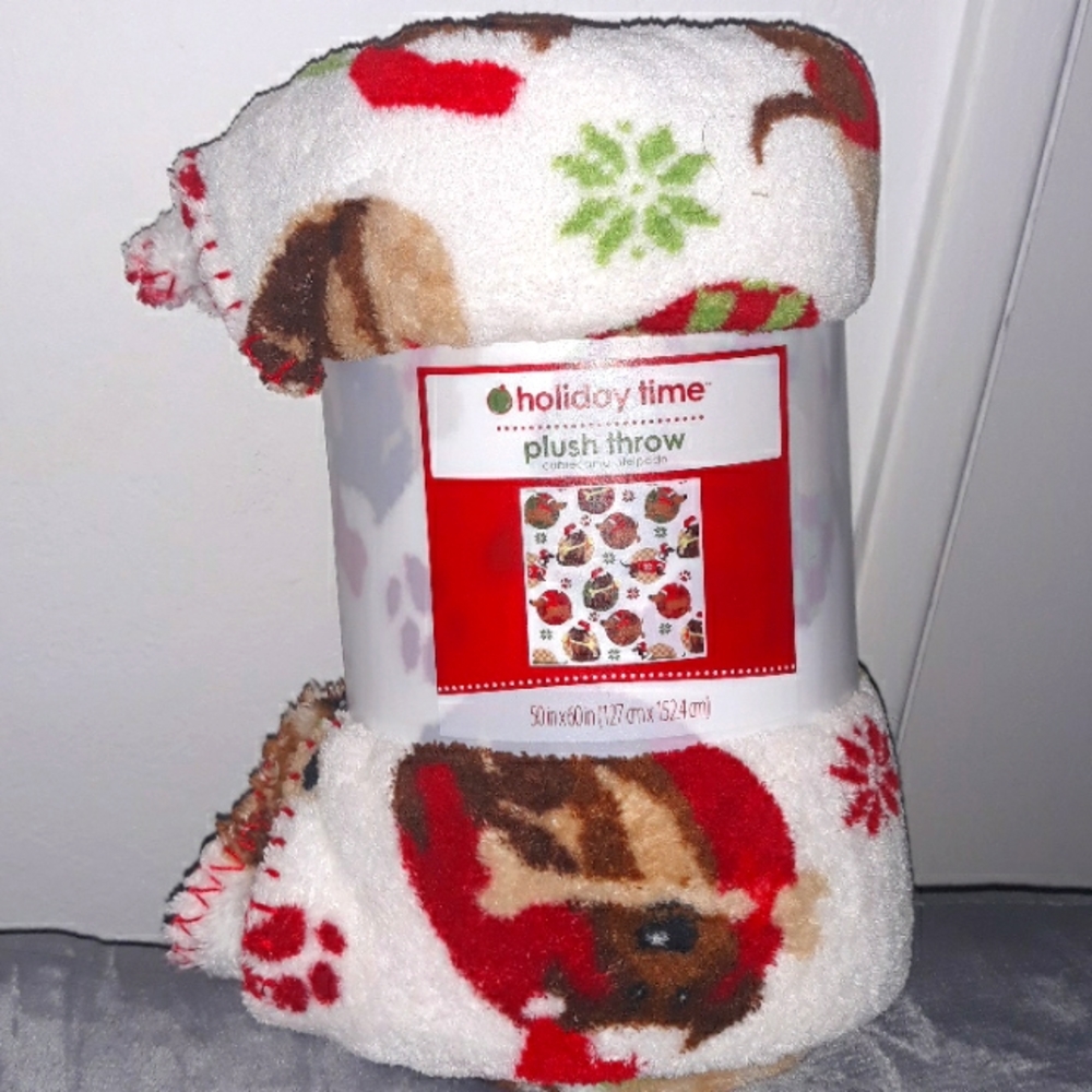 Holiday Time plush throw, Dogs dressed up in Santa Hats, NWT